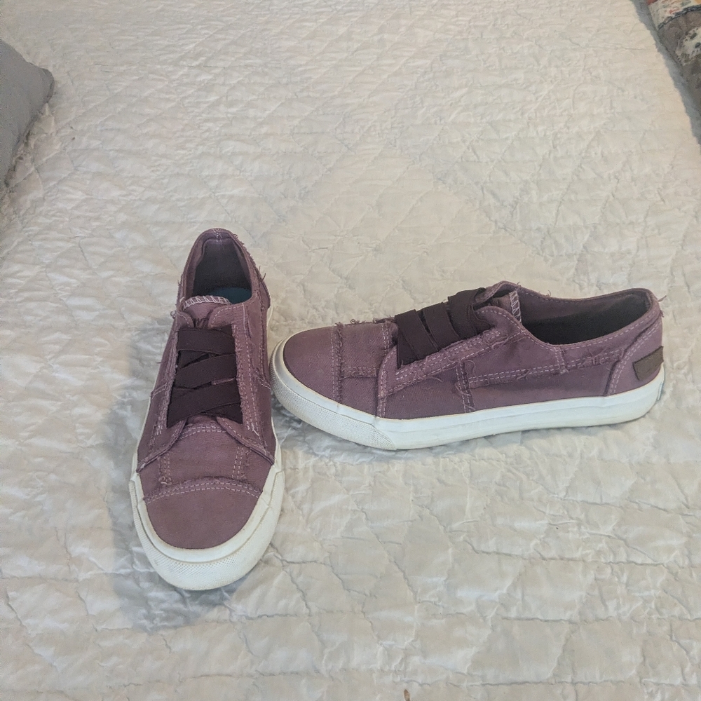 Blowfish Women's Slip-On Sneakers in  Purple / Lavender 8.5